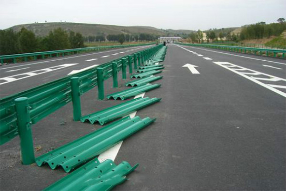 本溪波形护栏的维护与管理确保道路安全的关键步骤